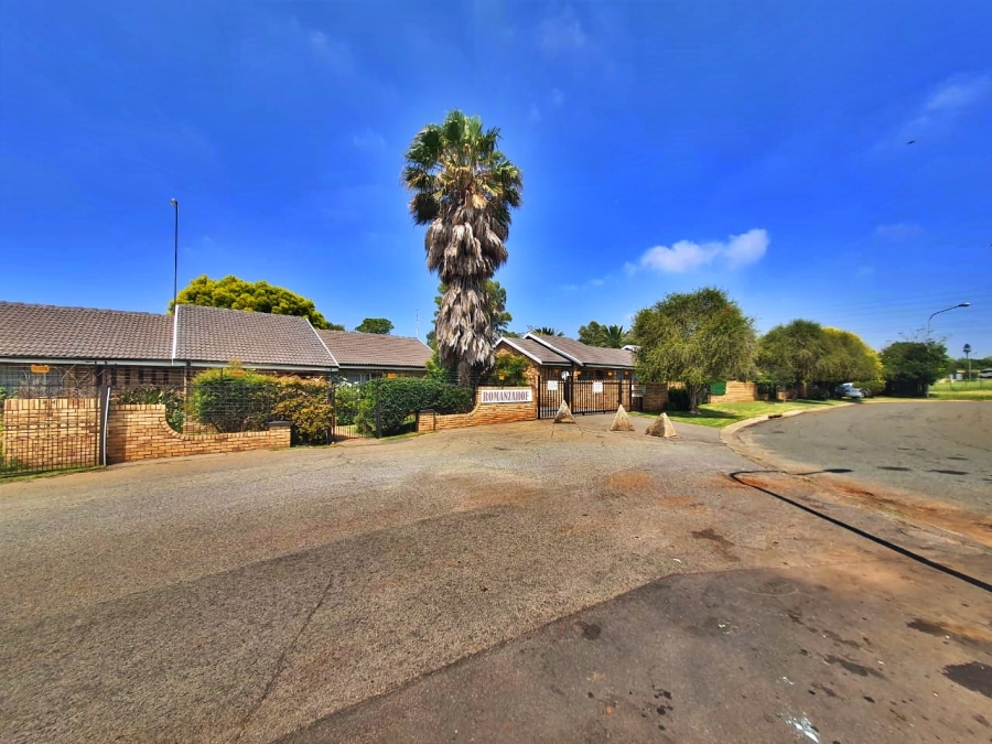 28 Bedroom Property for Sale in Kannoniers Park North West